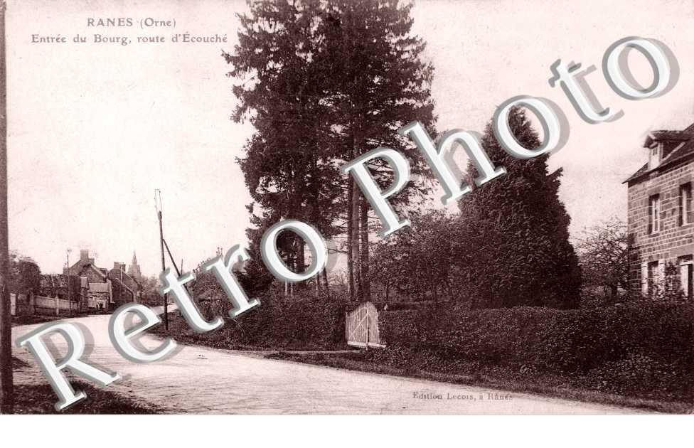 Entree du Bourg, Route d'Ecouche