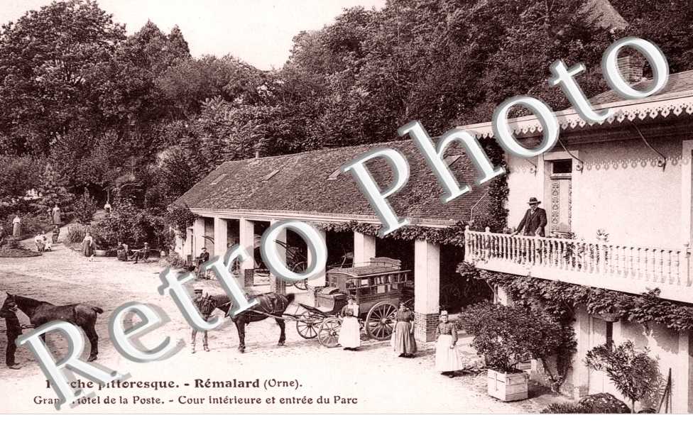 grand hotel de la poste - cour interieure et entree du parc