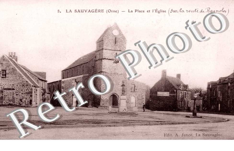 la place et l&#039;eglise