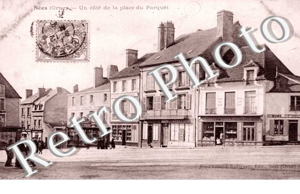 un cote de la place du parquet