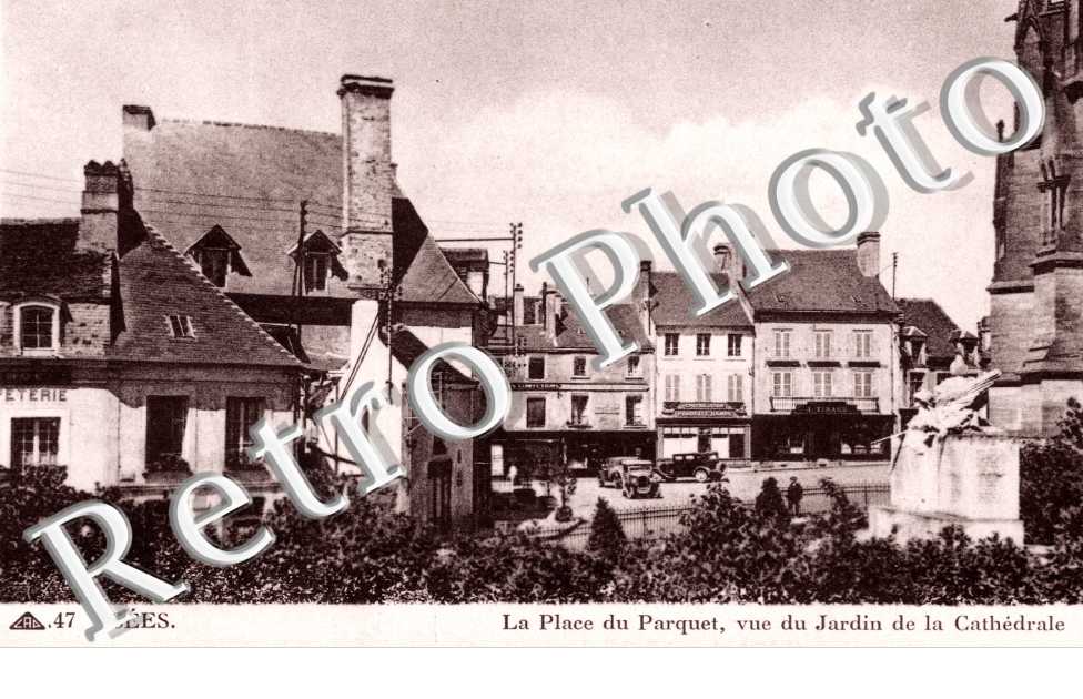 la Place du Parquet, Vue du Jardin de la Cathedrale