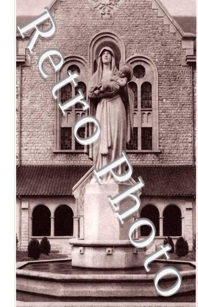 Grand seminaire Notre Dame de l'Offrande  Statue de J. Dechin