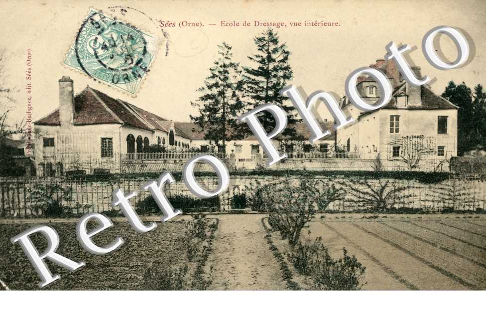 Ecole de dressage, vue interieure