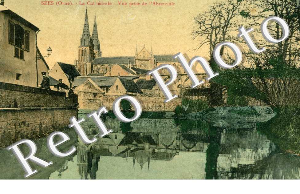 la Cathedrale - vue prise de l'Abreuvoir