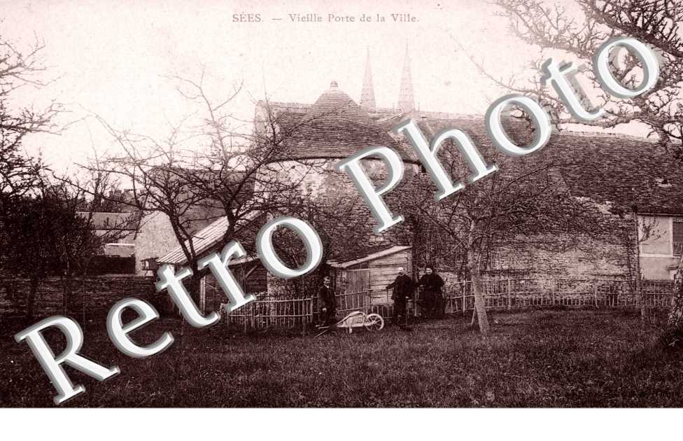 Vieille porte de la Ville