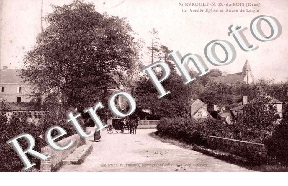 La vieille eglise et route de Laigle
