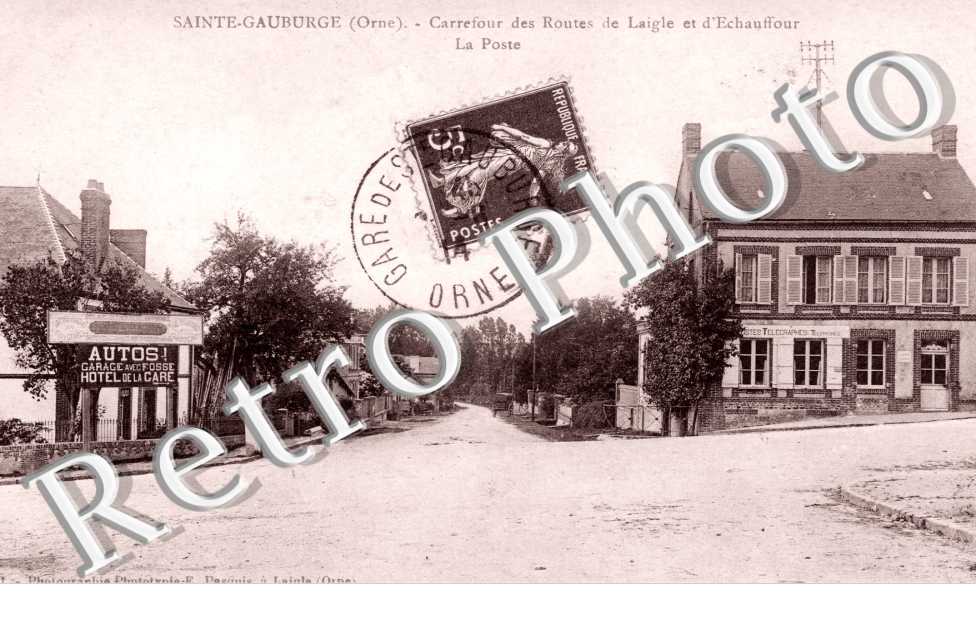 Carrefour des Routes de Laigle et d&#039;Echauffour, la Poste