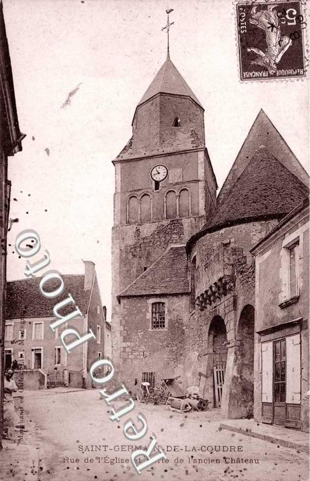 Rue de l&#039;Eglise et Porte de l&#039;ancien Chateau