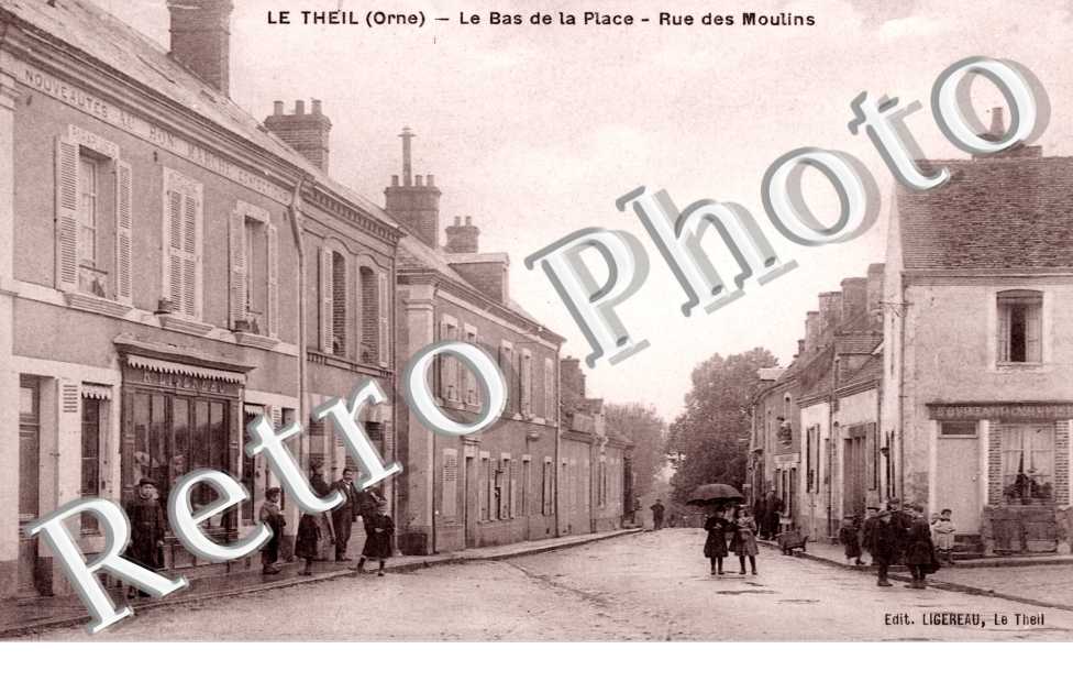 bas de la place  rue des moulins