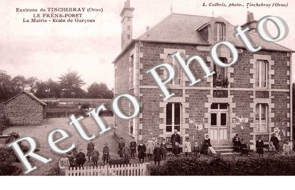 LE FRENE ROBERT -  la mairie - ecole des garcons