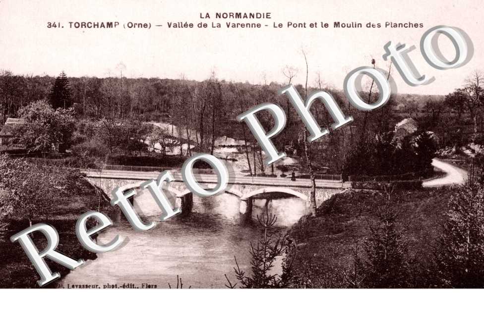 Vallee de La Varenne, le Pont et le Moulin des Planches