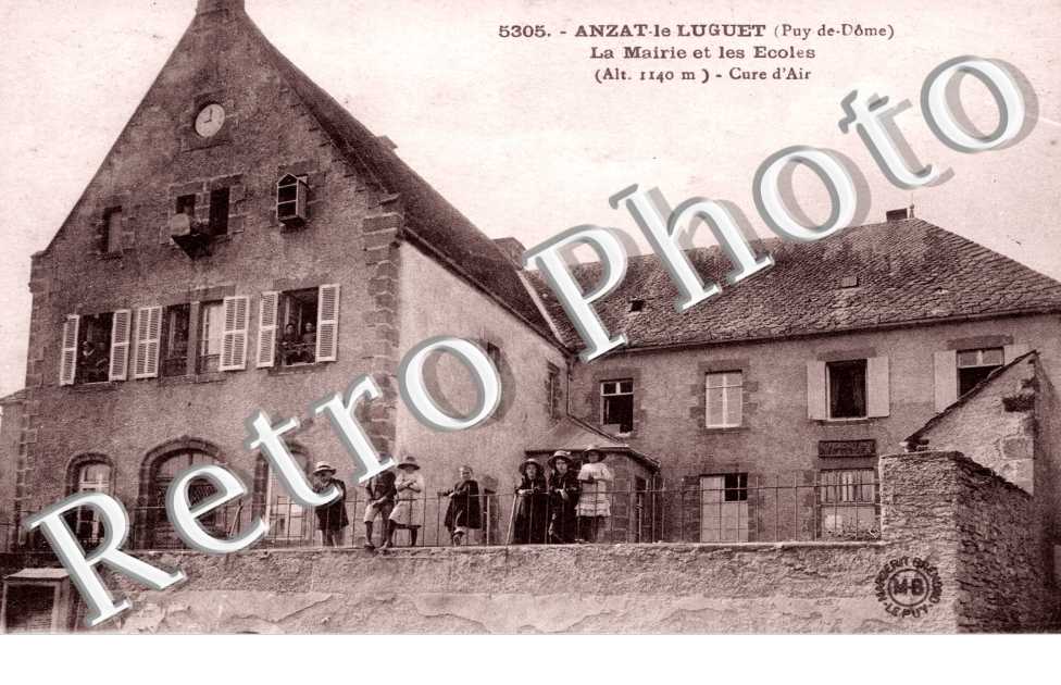 la mairie et les ecoles