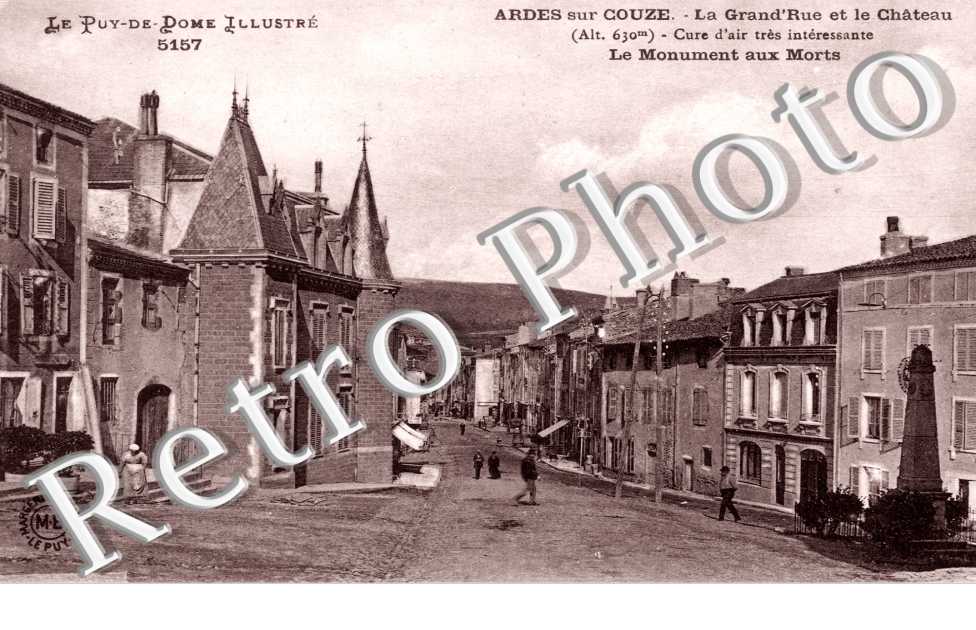 La Grande Rue, le Monument aux Morts et le Chateau