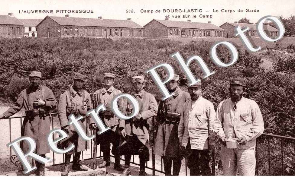 Camp Militaire -  le corps de Garde 