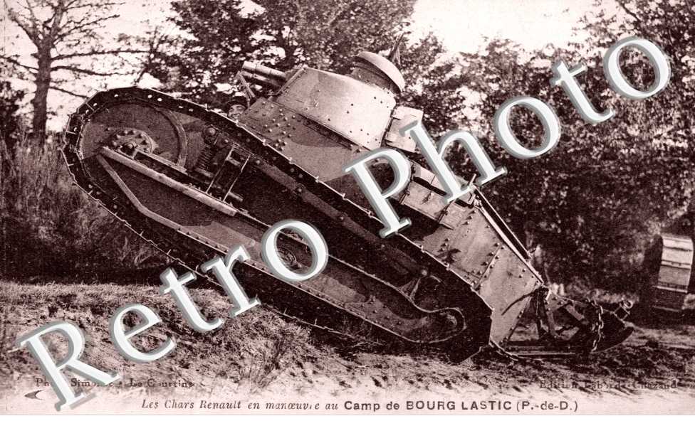 Les chars Renault en manoeuvre au camp