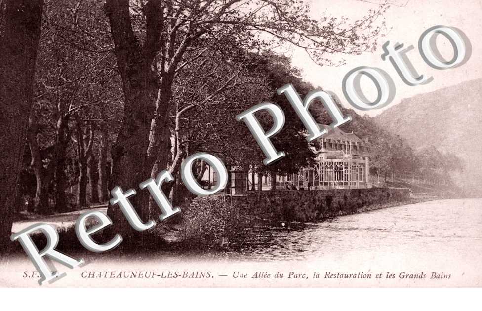 Une allee du Parc, la Restauration et les Grands Bains
