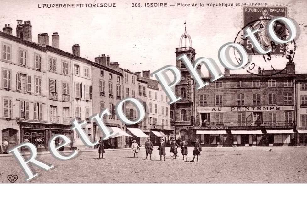 Place de la Republique et le Theatre