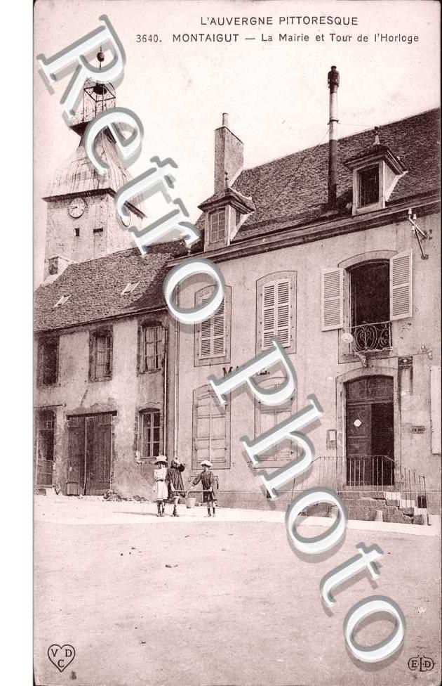 la Mairie et la Tour de l'Horloge