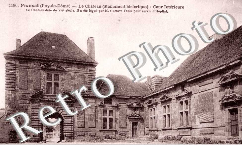 Chateau, cour interieur