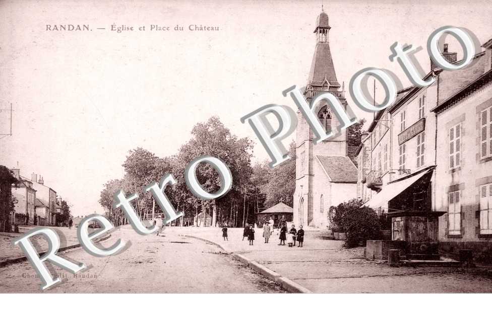 Eglise et Place du Château