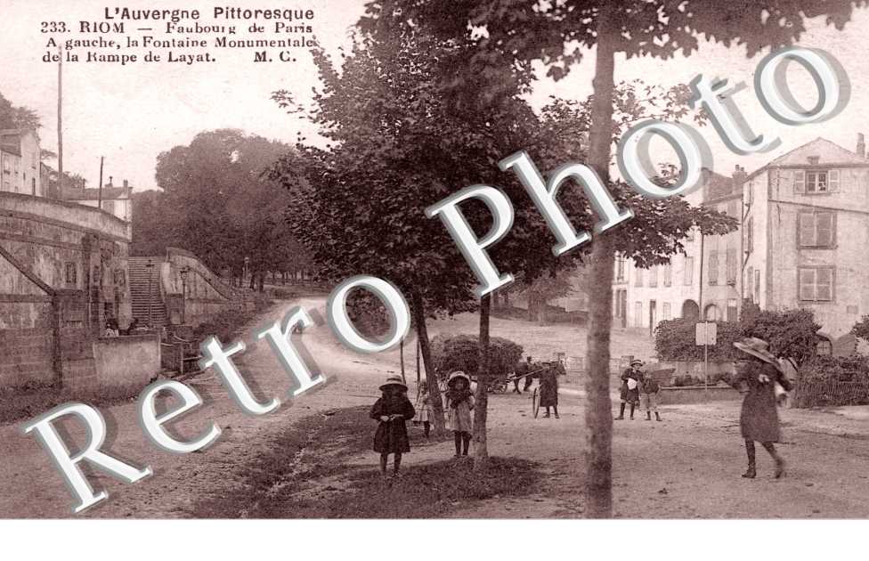 Faubourg de Paris, la Fontaine Monumentale de la Rampe de Layat