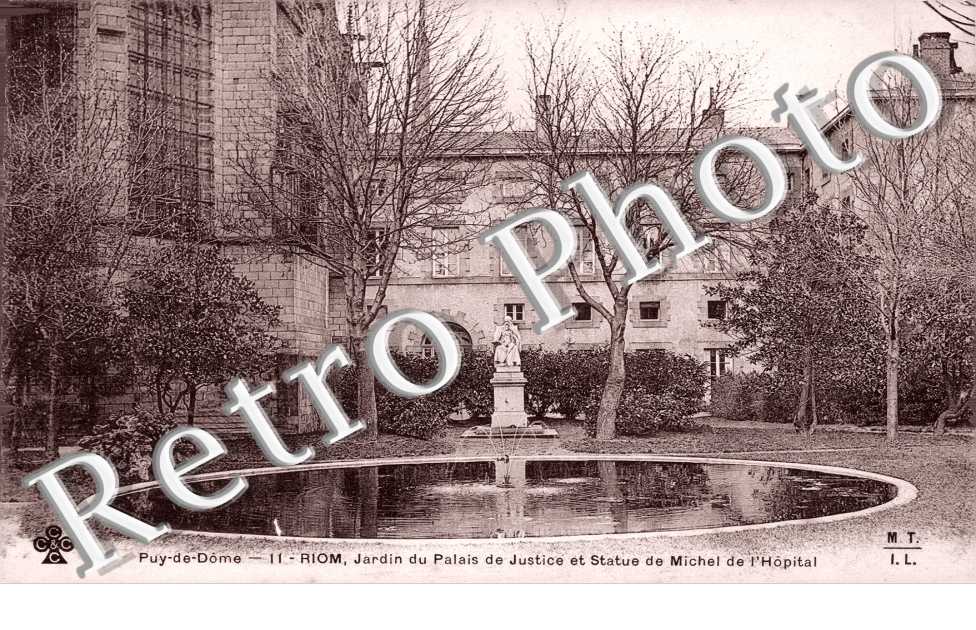 jardin du Palais de Justice et statue de Michel de l&#039;Hopital