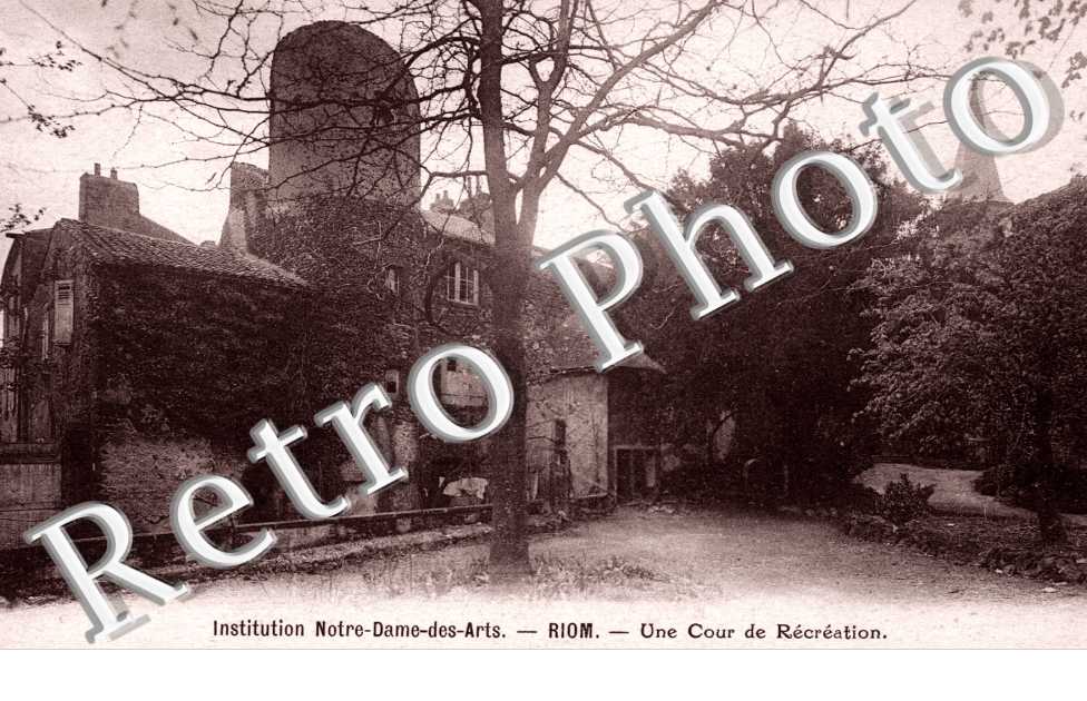 Institution Notre Dame des Arts Une cour de recreation