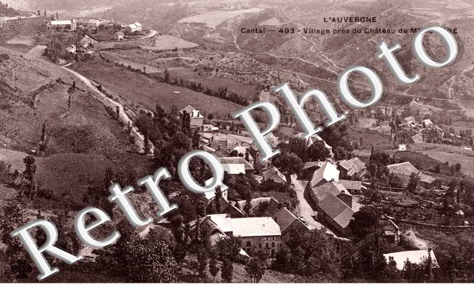 Cantal, village pres du chateau de Merdogne
