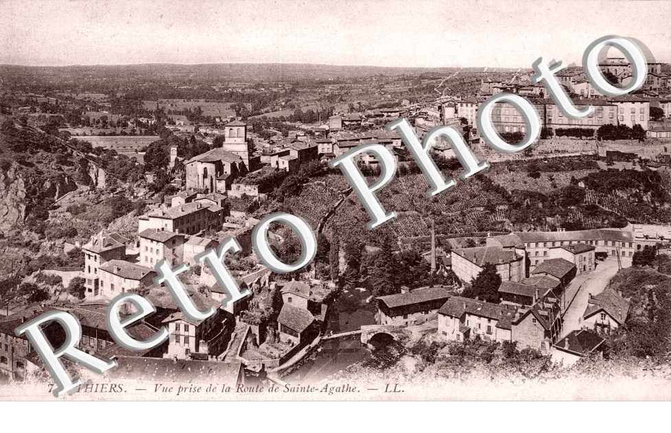 Vue prise de la Route de Sainte Agathe