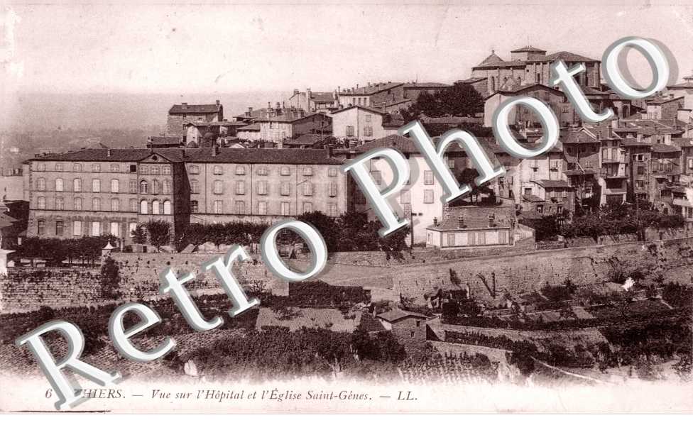 vue sur l&#039;Hopital et l&#039;Eglise saint Genes