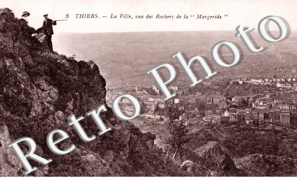 La ville vue des Rochers de la Margeride