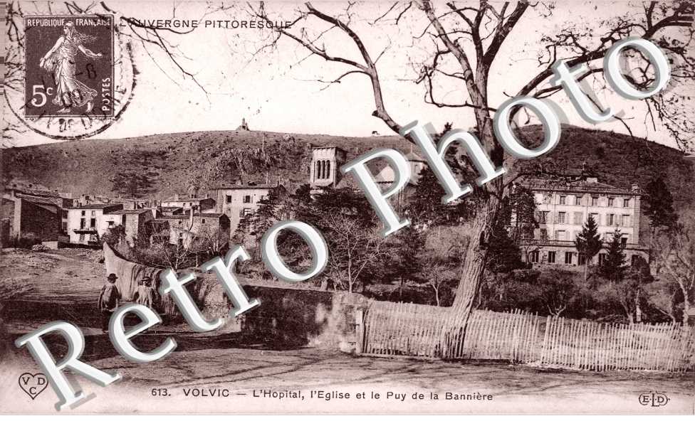 Hopital, eglise et le Puy de la Banniere