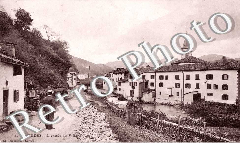 l&#039;entree du village