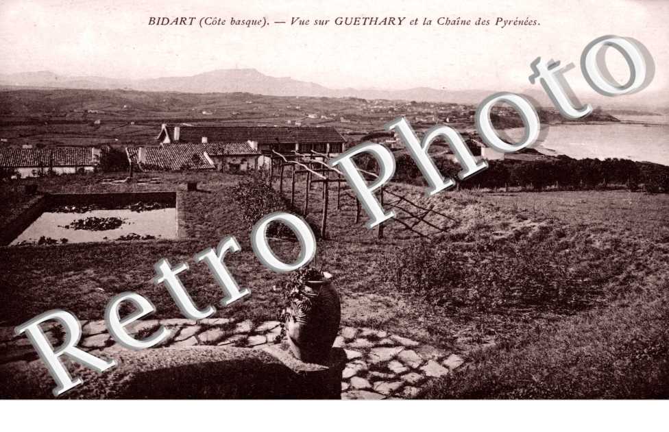 vue sue Guethary et la chaîne des Pyrénées