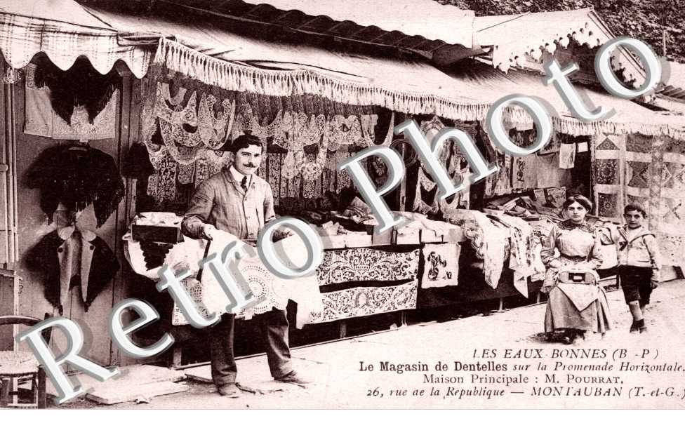 Le magasin de dentelles sur la Promenade horizontale - Maison principale: M. Pourrat - 26, rue de la Republique