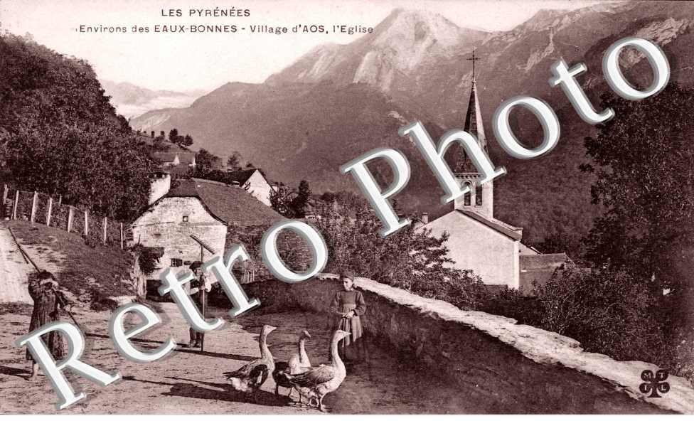 Eglise et Village d'Aos