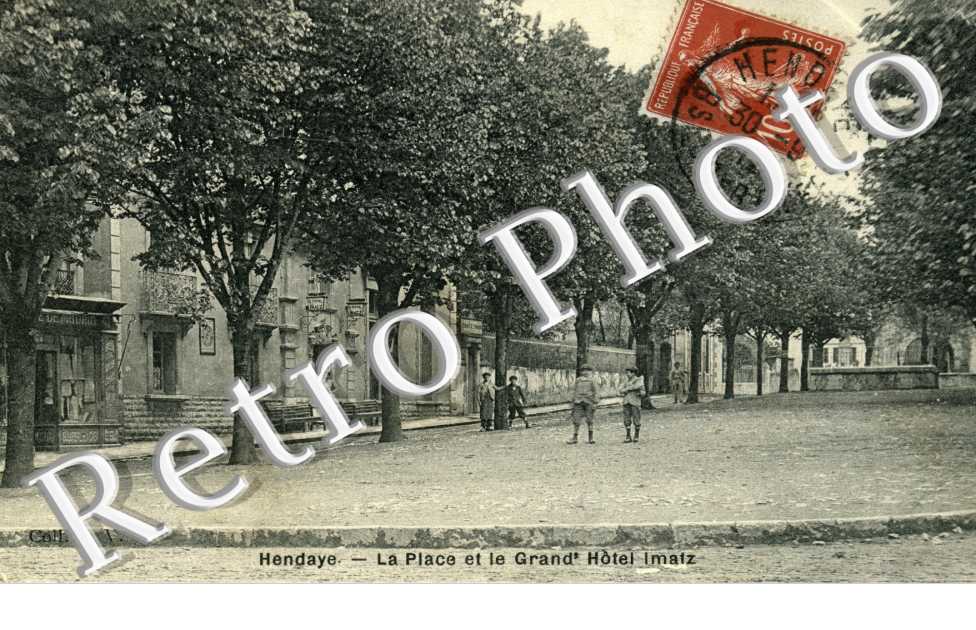 la place et le grand&#039;hotel Imatz