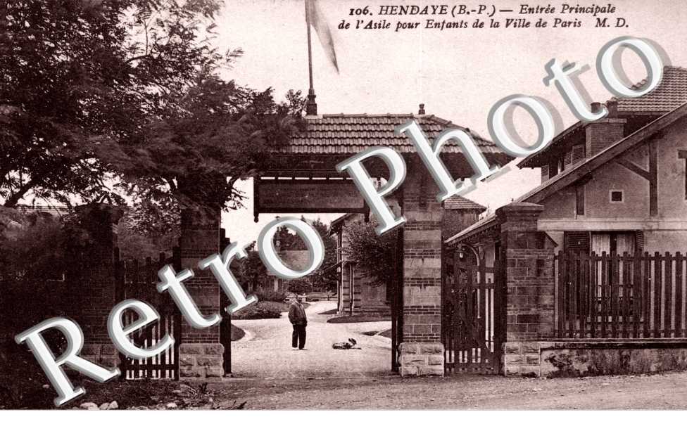 Entree principale de l&#039;asile pour enfants de la ville de Paris