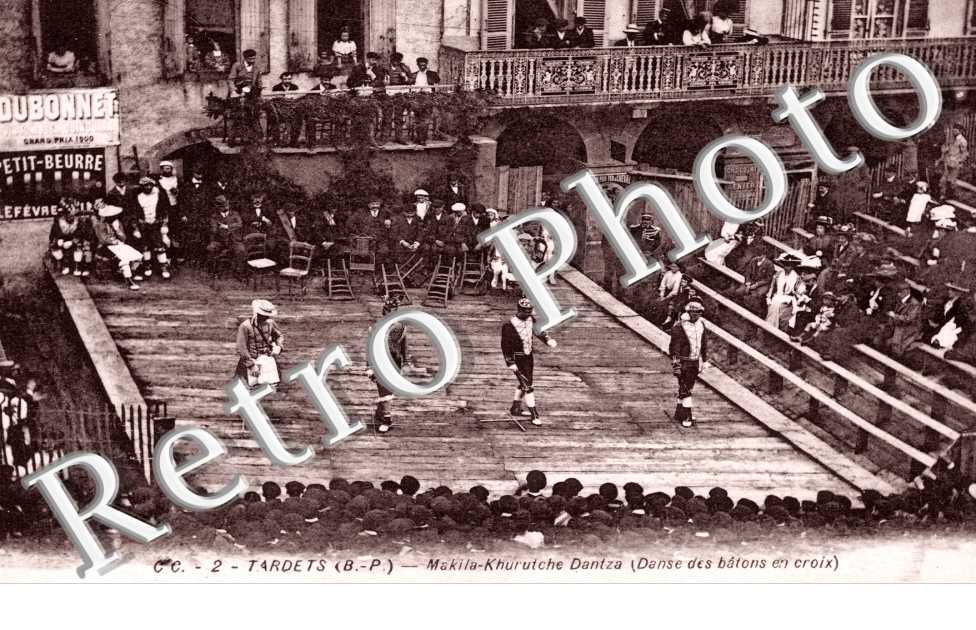 Danse des batons en croix