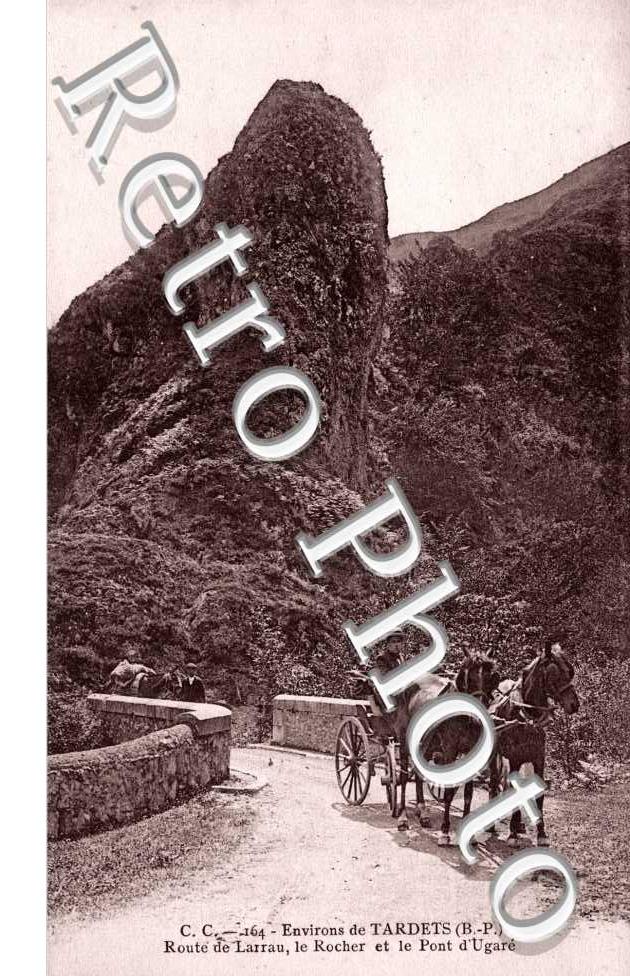 route de Larrau, le rocher et le pont d'Ugaré