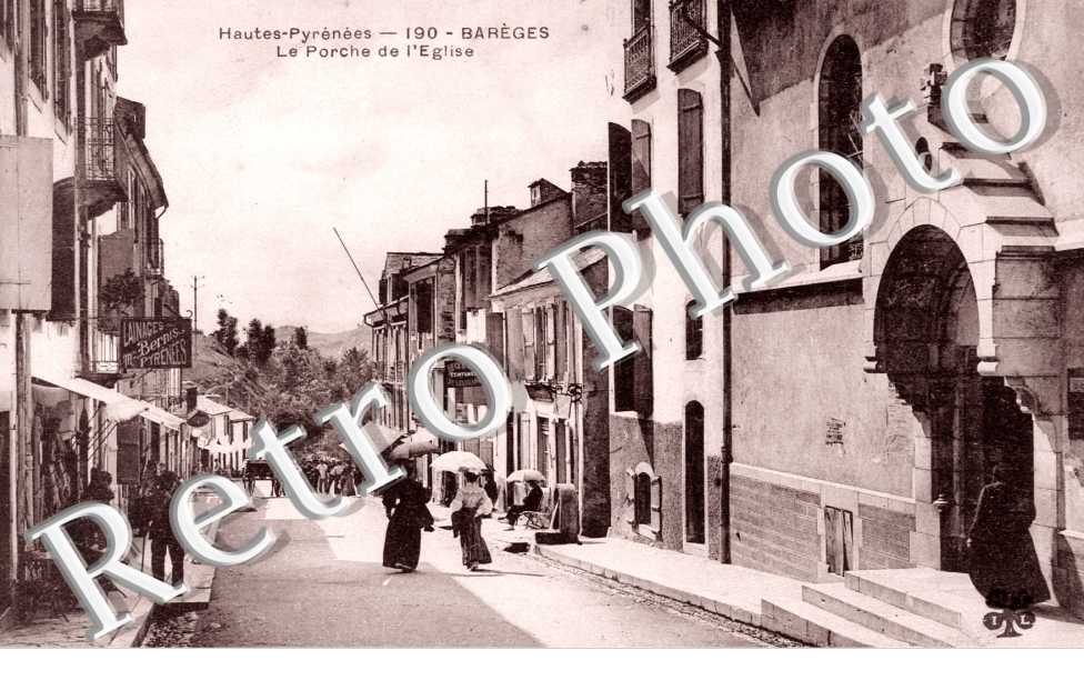 Le Porche de l&#039;Eglise