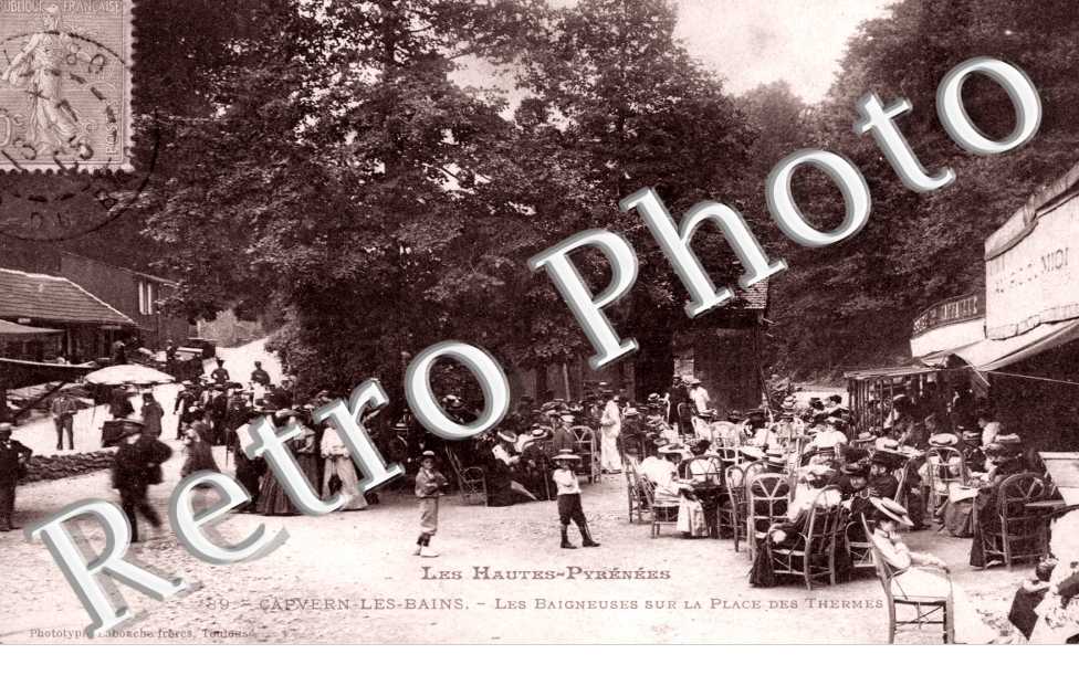 Les Baigneuses sur la Place des Thermes