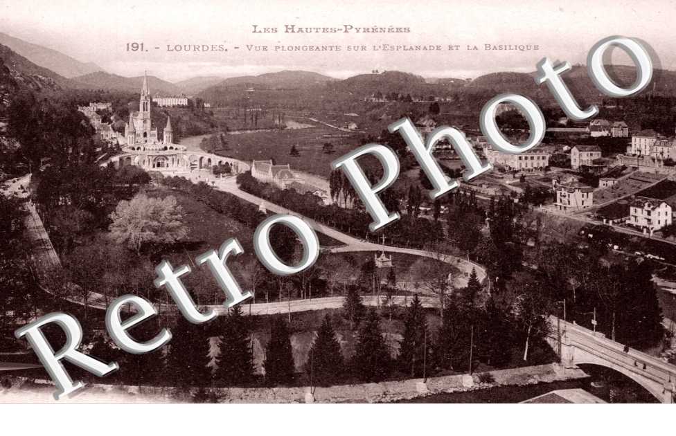 vue plongeante sur l&#039;esplanade et la basilique
