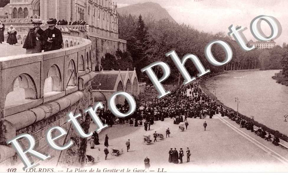 la Place de la grotte