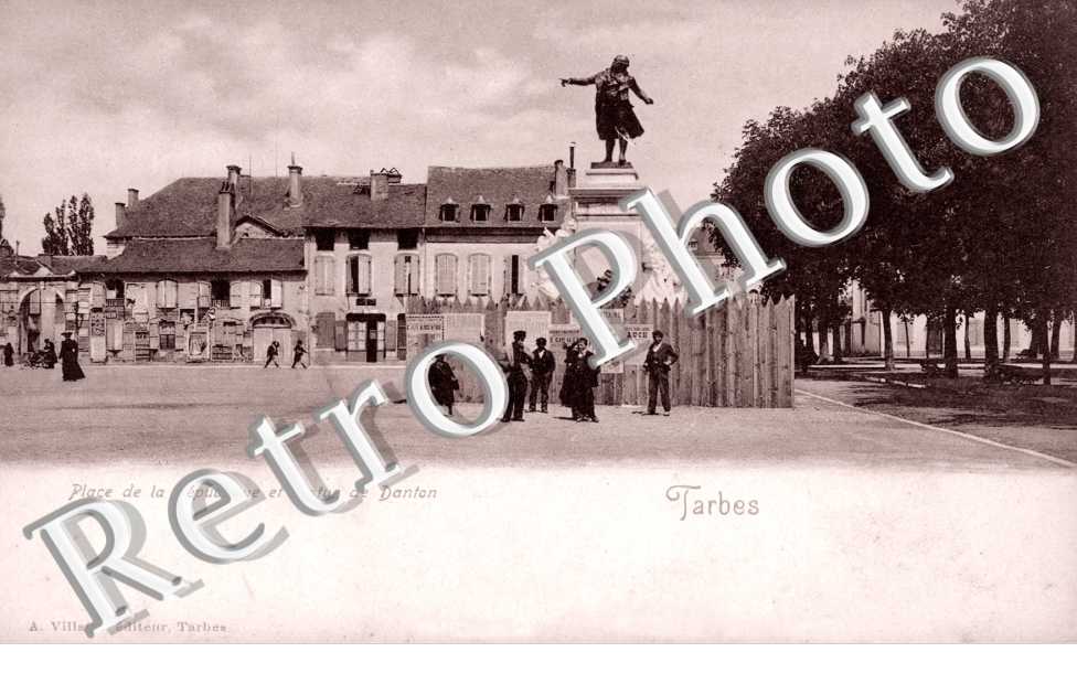 Place de la Republique et Statue de Danton