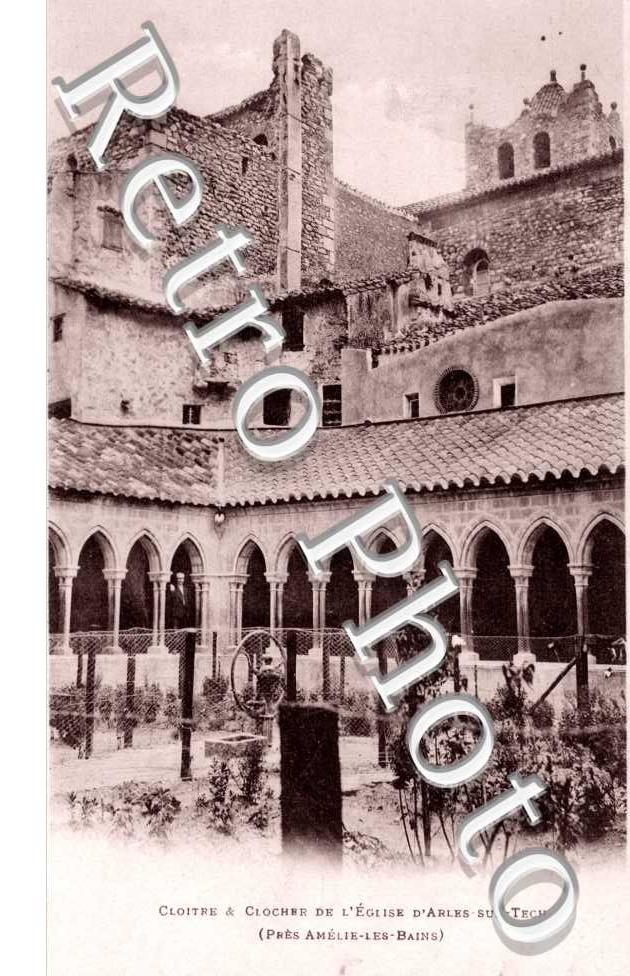 cloitre et clocher de l&#039;eglise