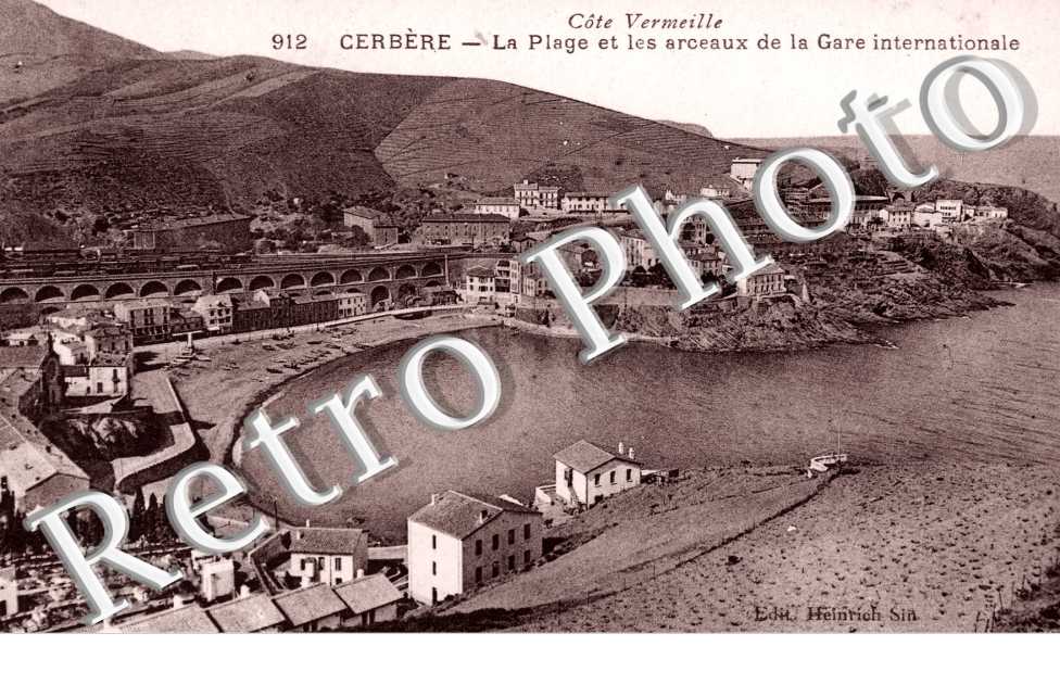 la plage et les arceaux de la gare internationale