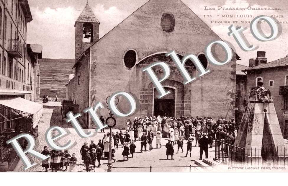 La place, l&#039;eglise et monument dagobert