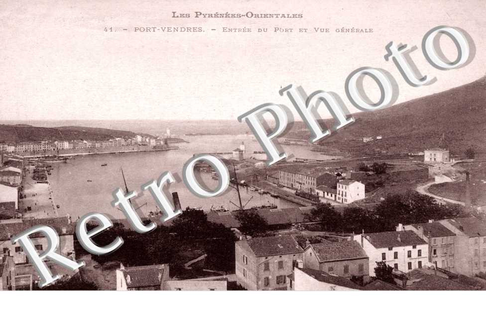 entree du Port et vue generale