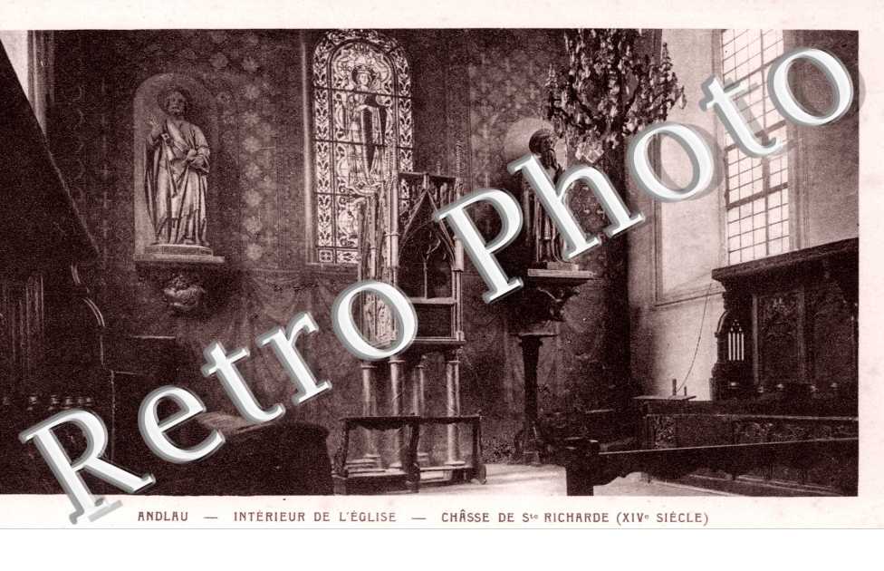 Interieur de l'eglise